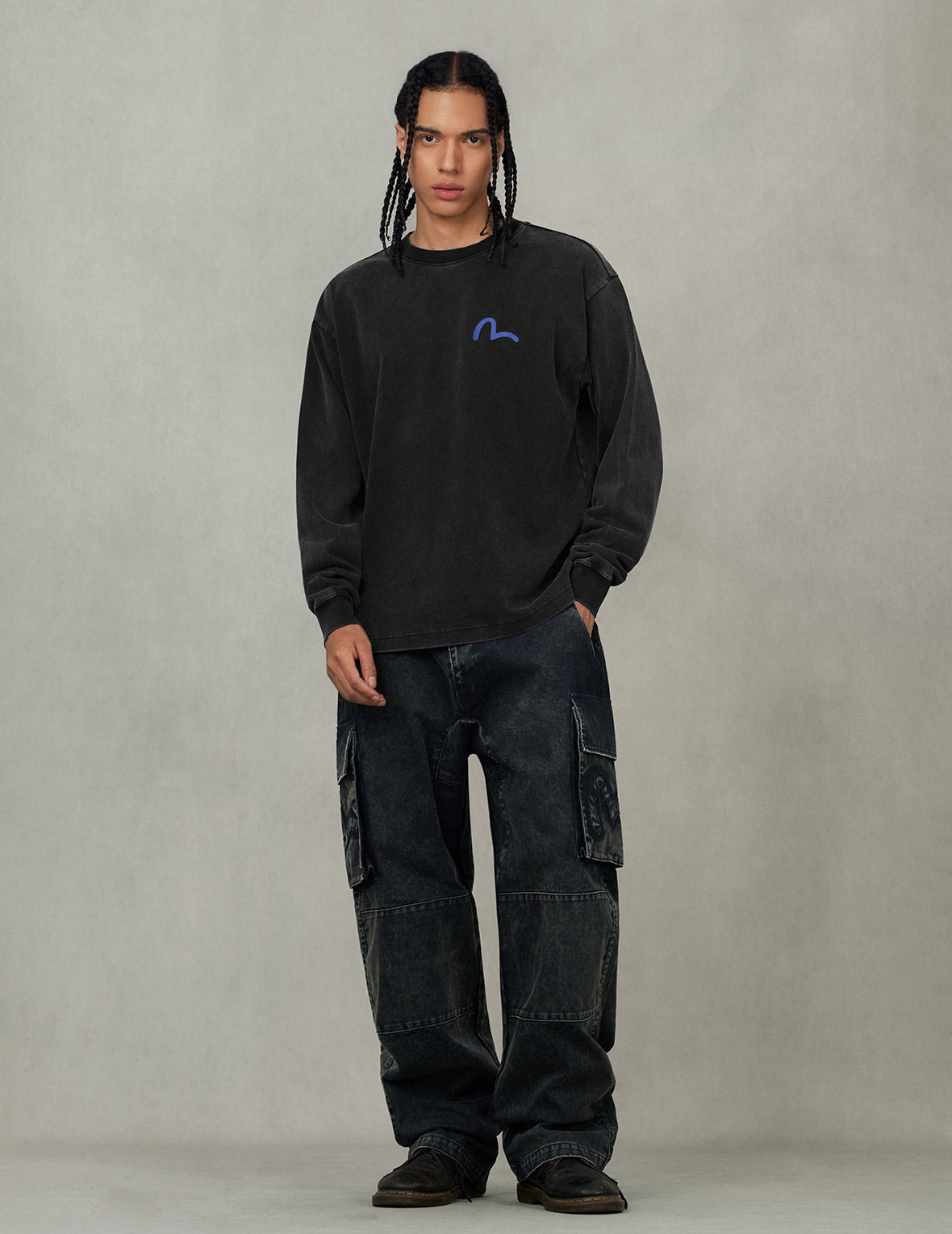 Distressed Seagull Appliqué Embroidery and Multi-Pocket Loose Fit Cargo Pants