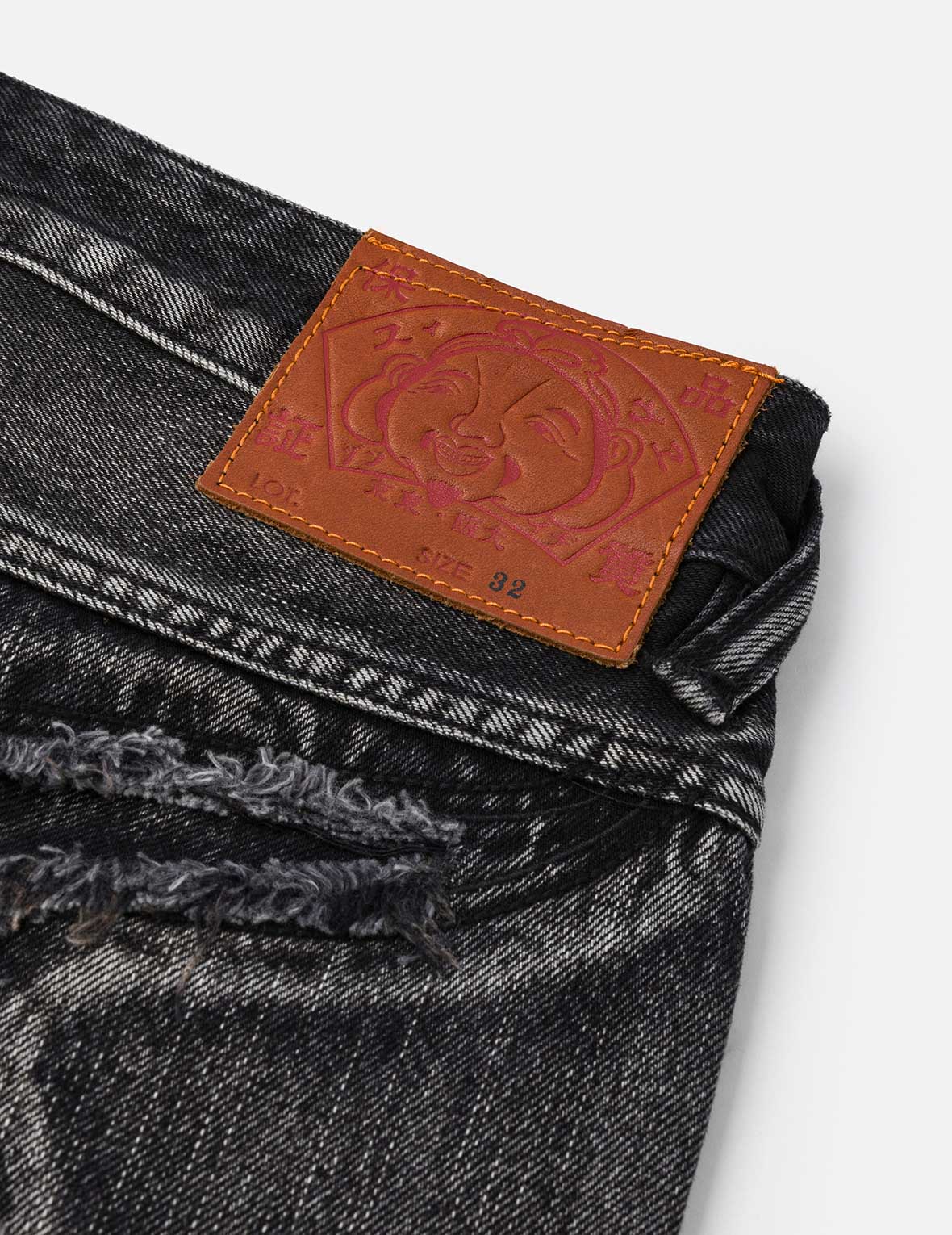 Distressed Daicock Print Fashion Fit Denim Shorts