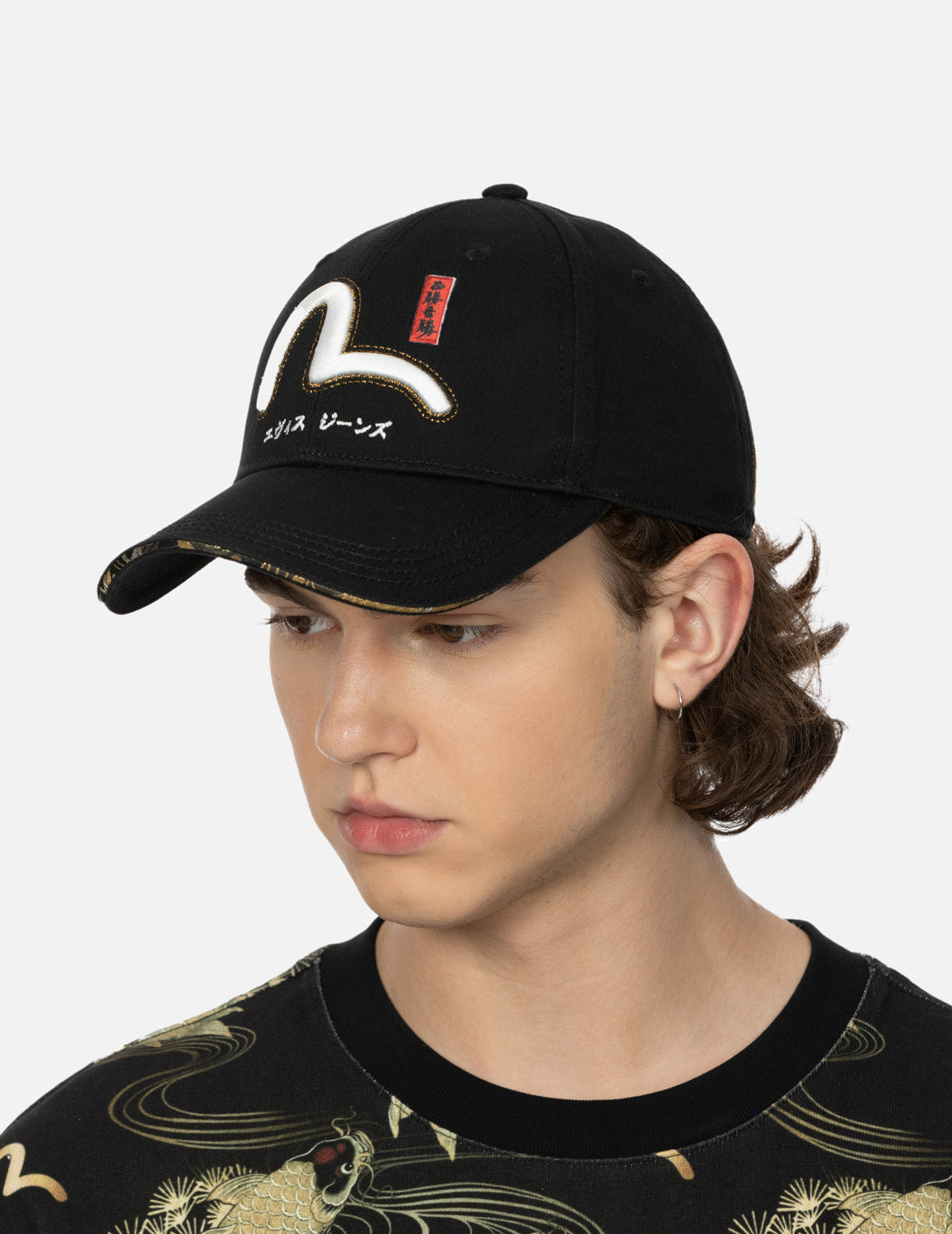 Seagull Embroidery and Daicock Brocade Cap
