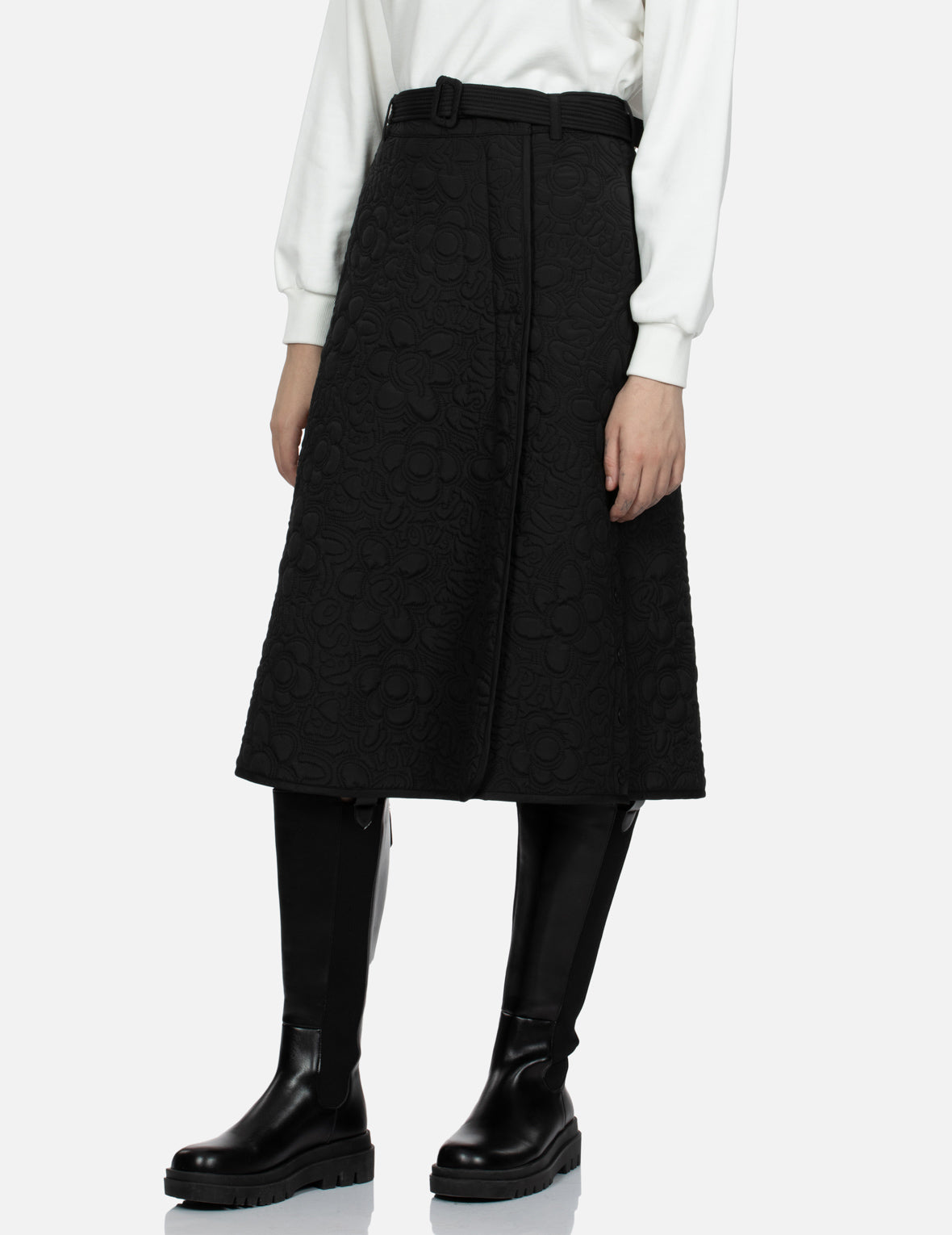 Allover Quilted Seagull and Floral Fashion Fit Skirt