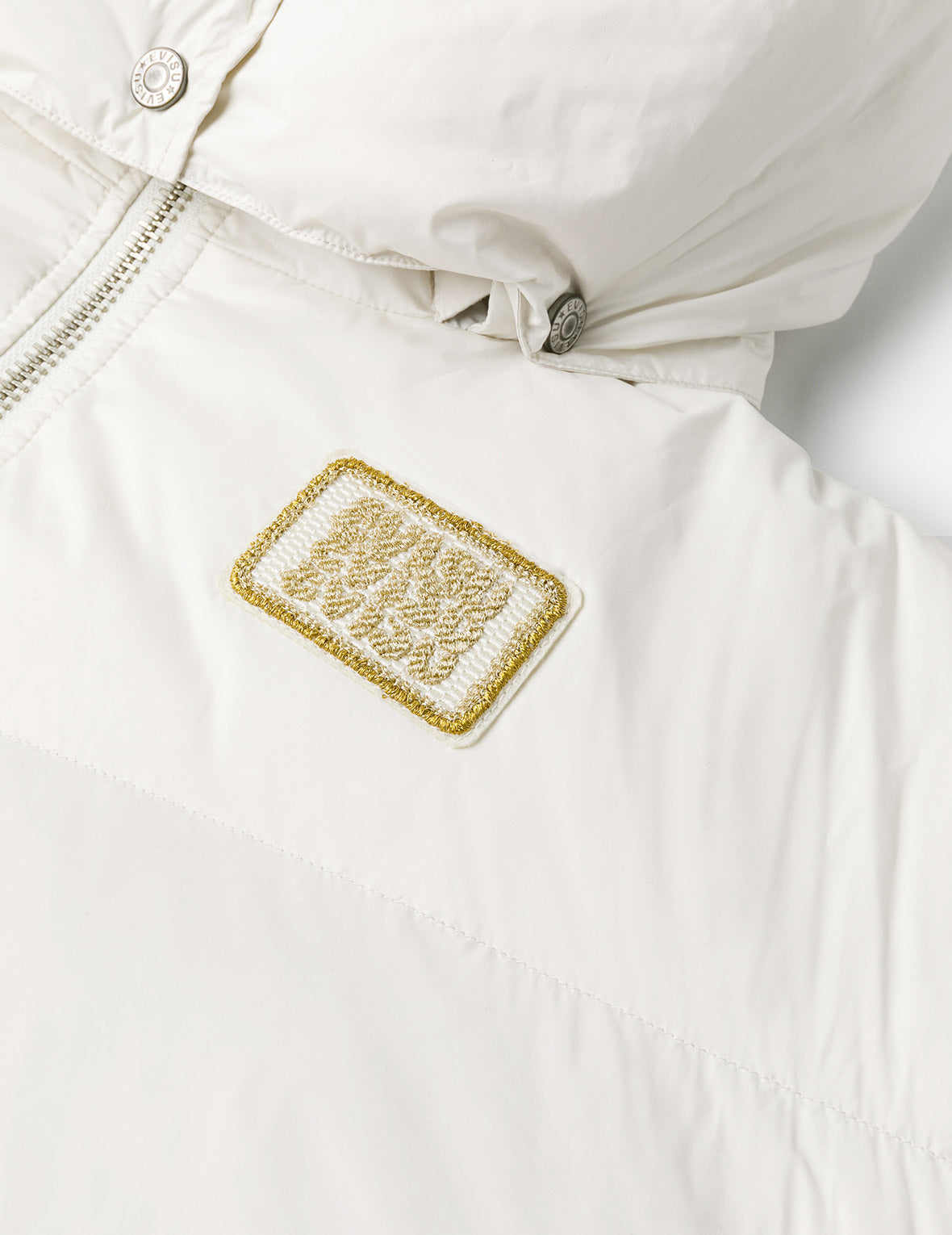 Gold-Thread Cat Appliqué Fashion Fit Down Jacket with Detachable Hood