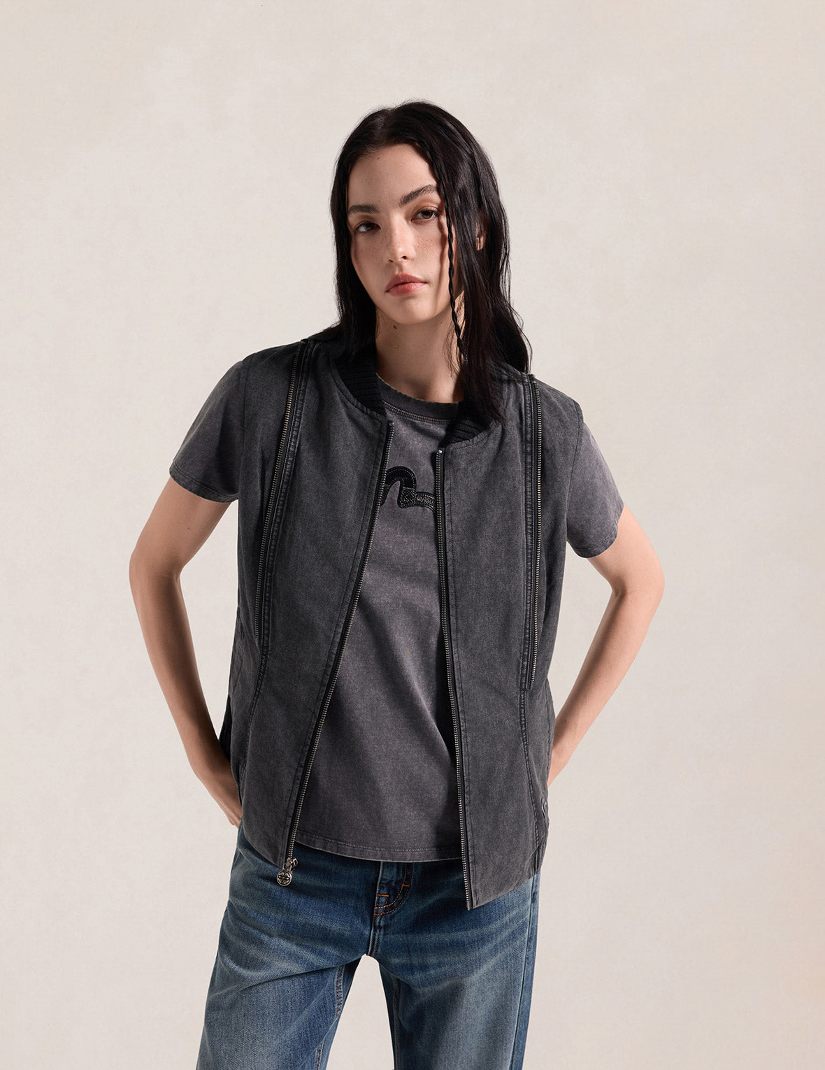 Kamon Studded Detachable Sleeves Jacket