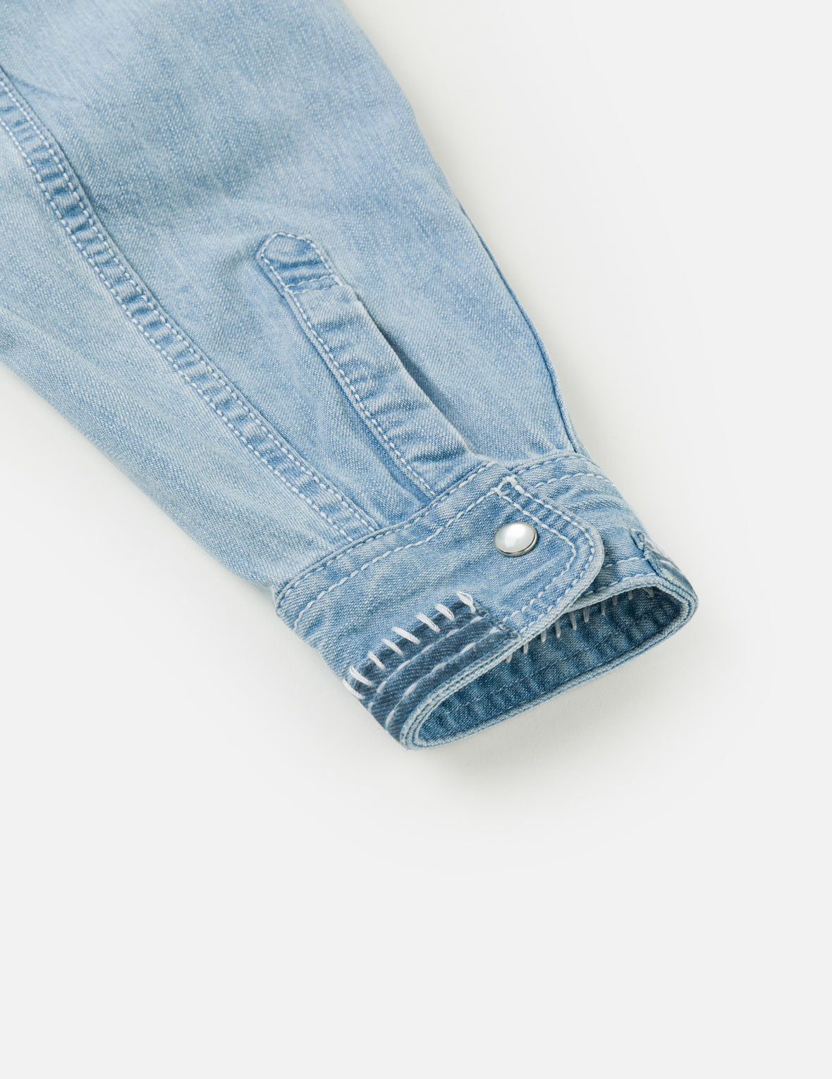 Seagull and Line Embroidery Shirt