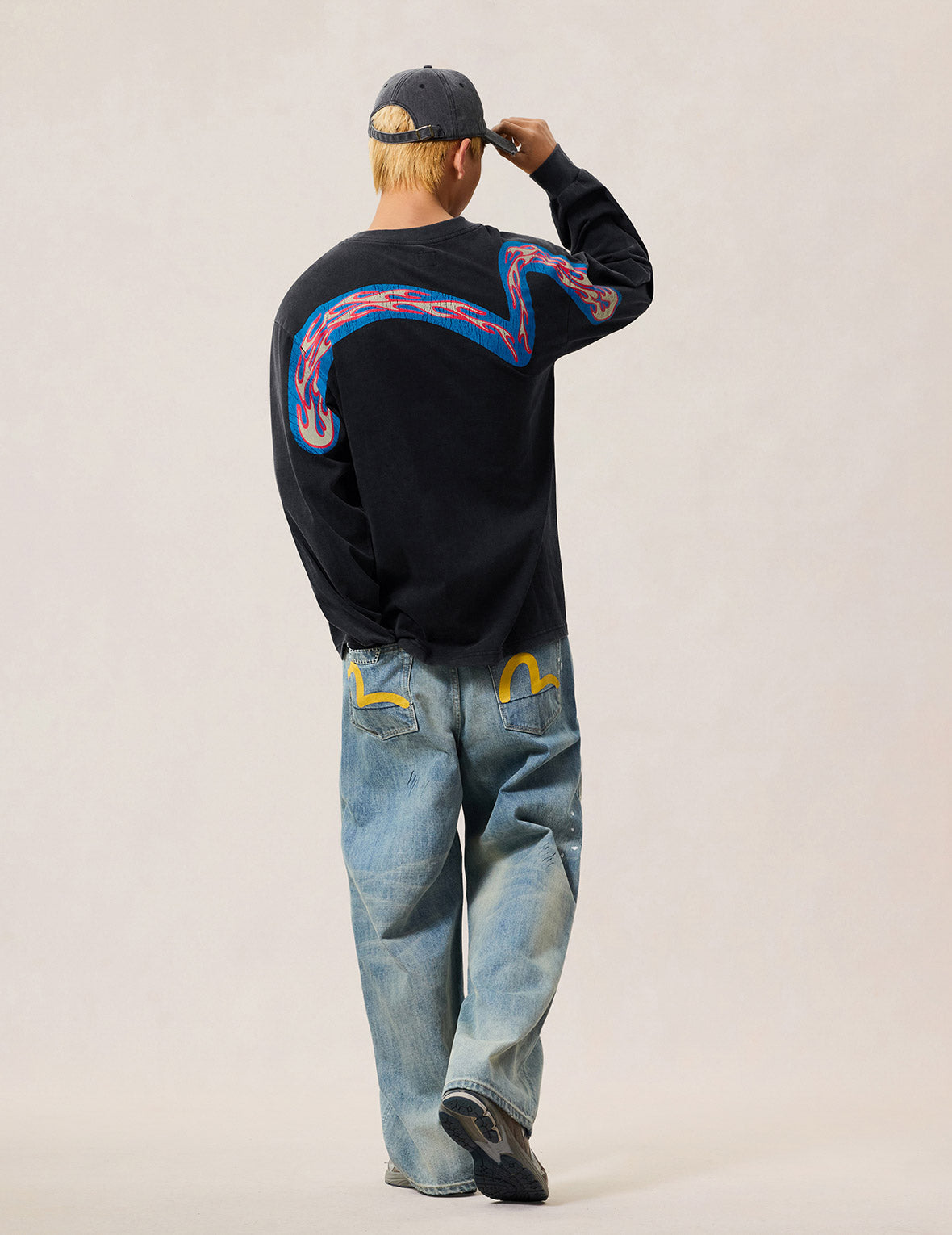 Reversed Seagull Slogan Long-sleeve T-shirt