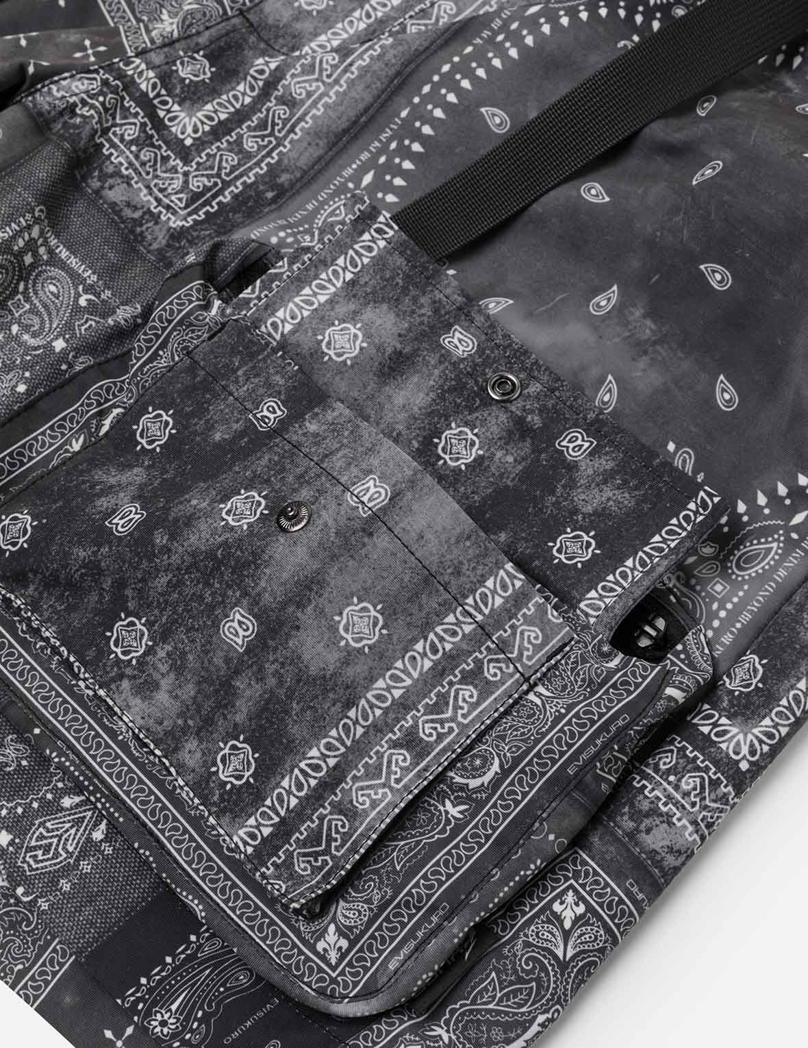 Allover Paisley Print Relax Fit Cargo Shorts