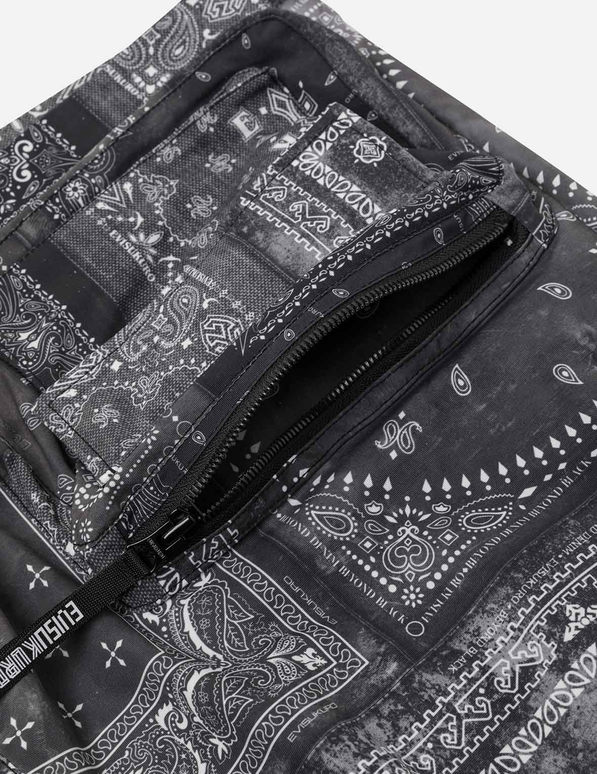 Allover Paisley Print Relax Fit Cargo Shorts