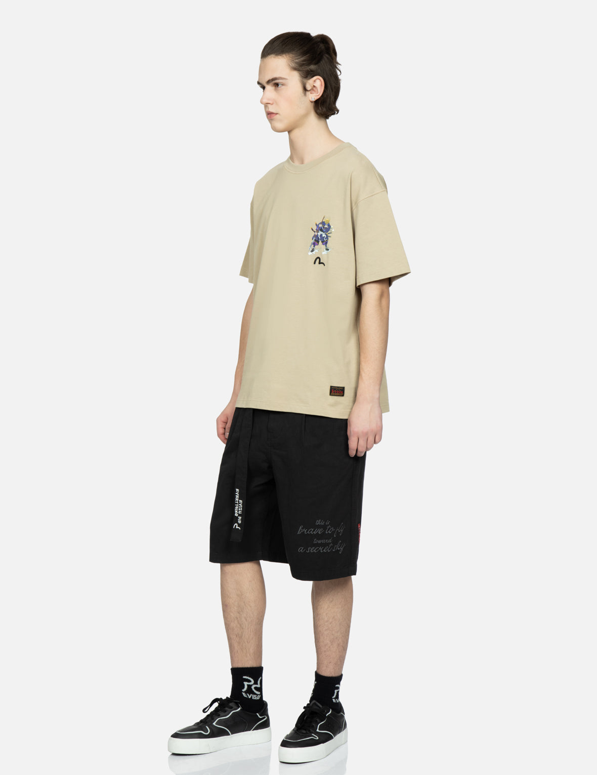 Slogan and Kamon Embroidery Cargo Shorts