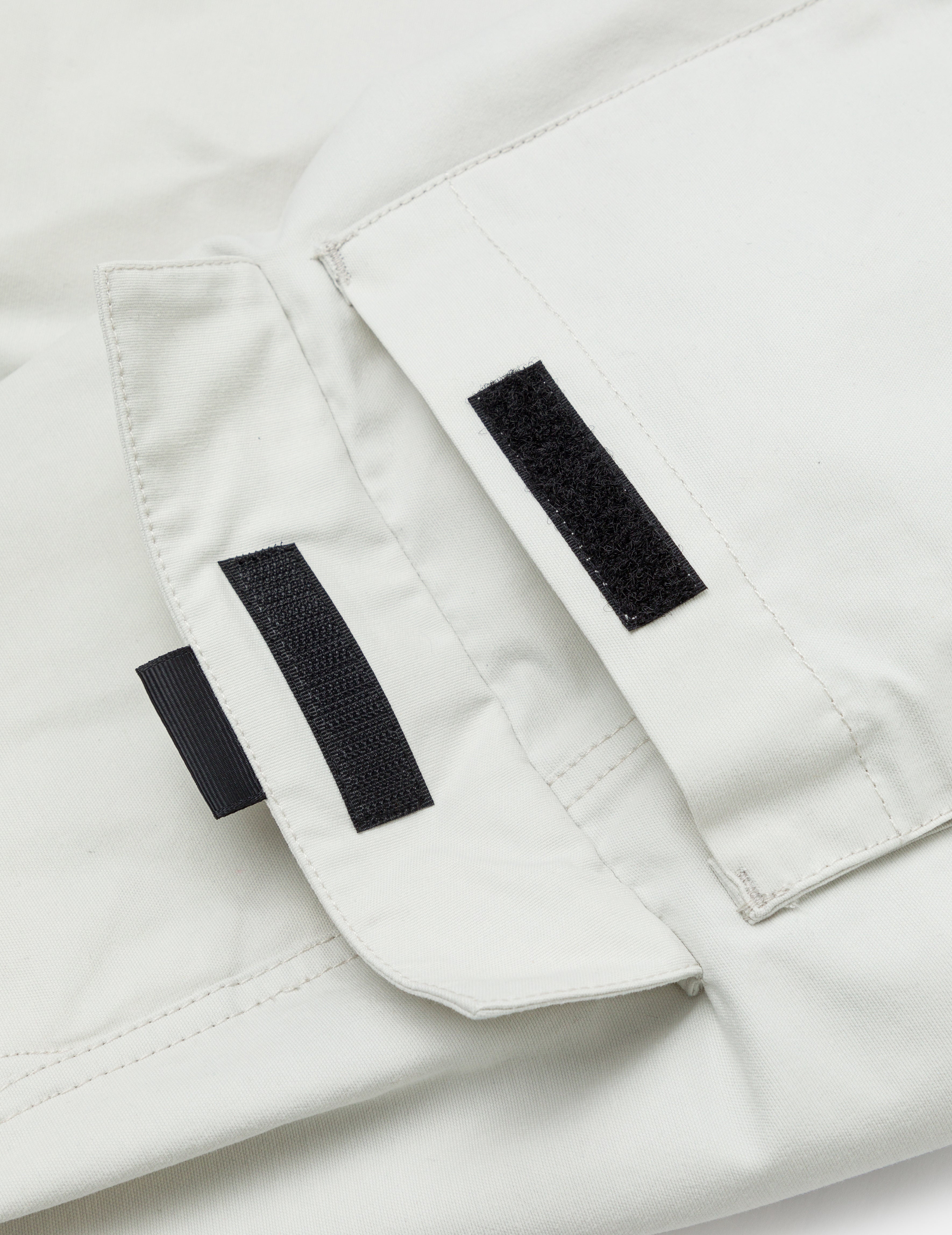 Kamon and Logo Prints Detachable Leg Panel Fashion Fit Woven Cargo Jogger