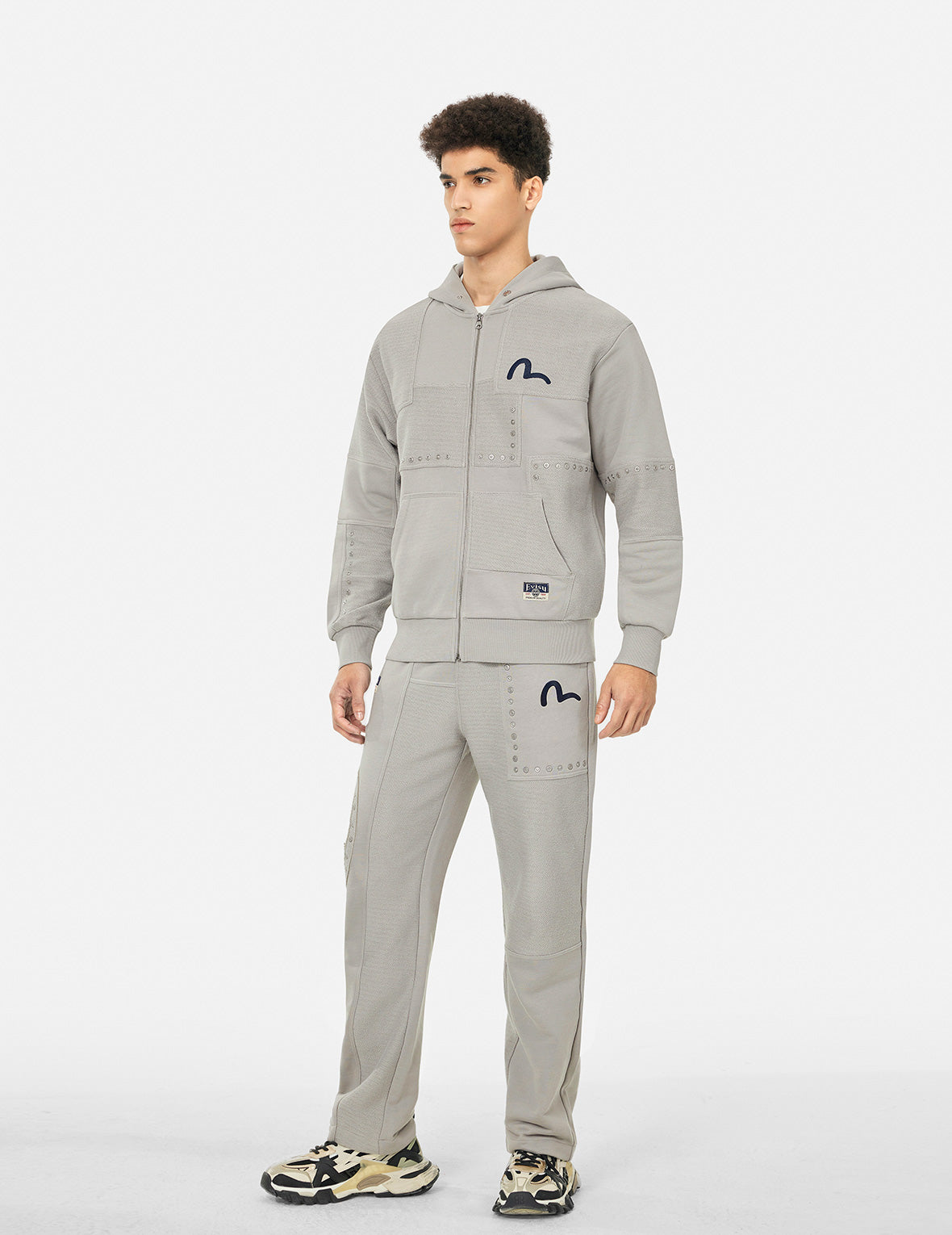 Kamon Appliqué and Fabric Blocking Fashion Fit Sweatpants