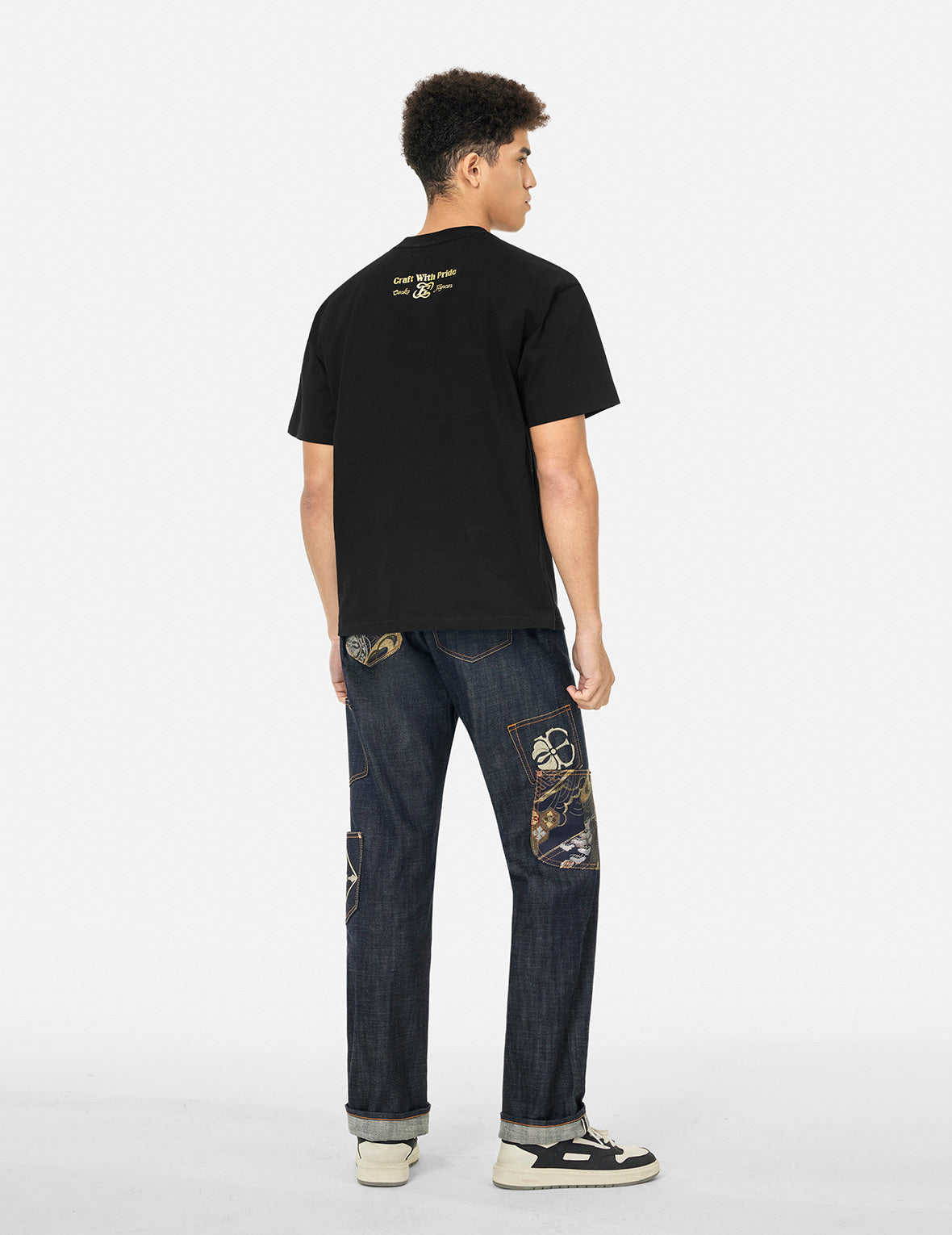 Multi-Pocket and Multi-Print Relax Fit T-shirt