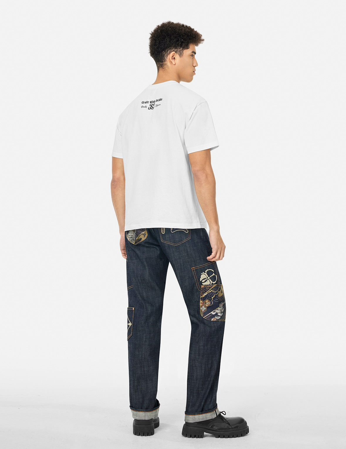 Multi-Pocket and Multi-Print Relax Fit T-shirt