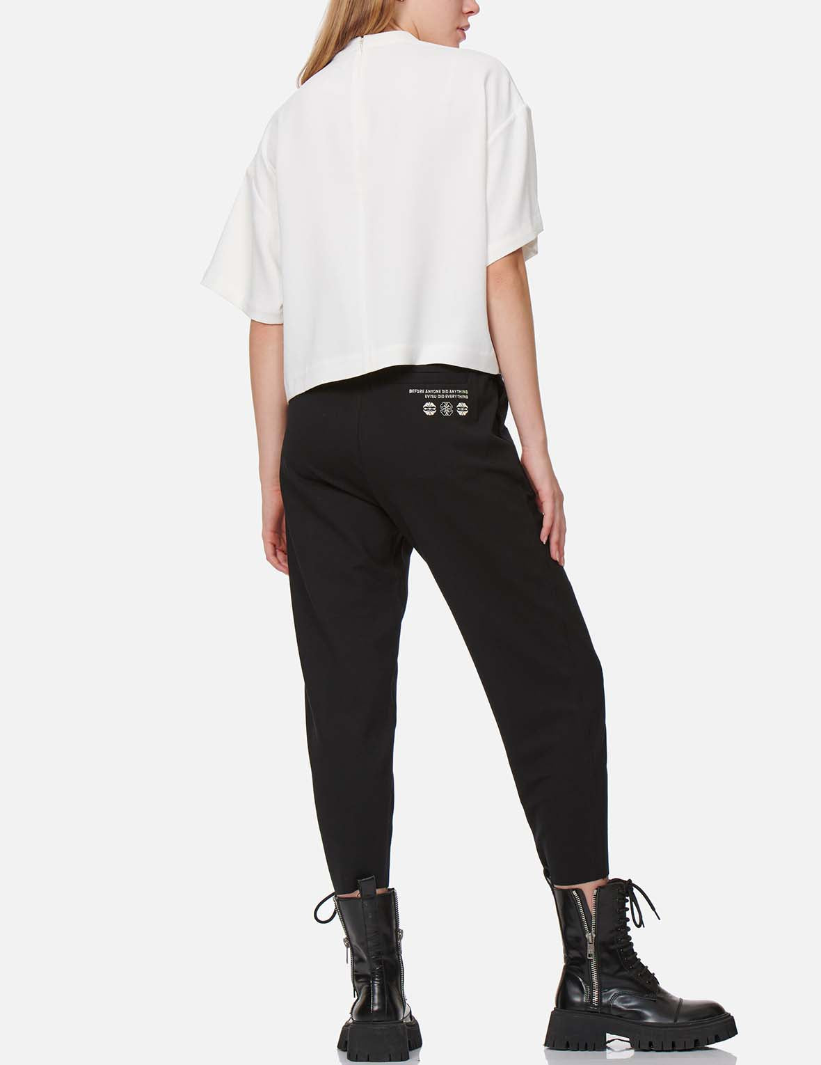 Seagull Embroidered Boxy Blouse