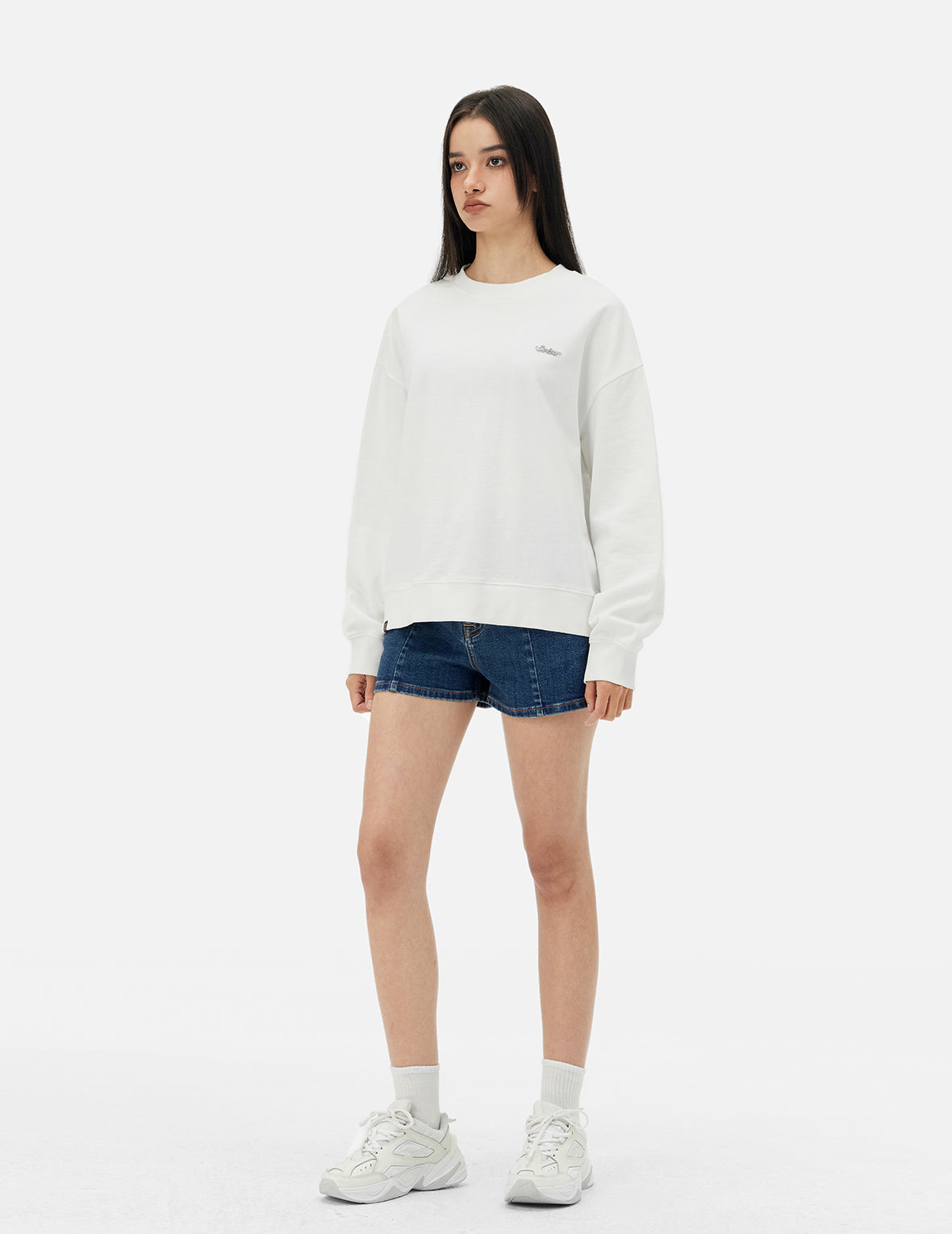 Hummingbird and Magnolia Embroidery Oversized Sweatshirt