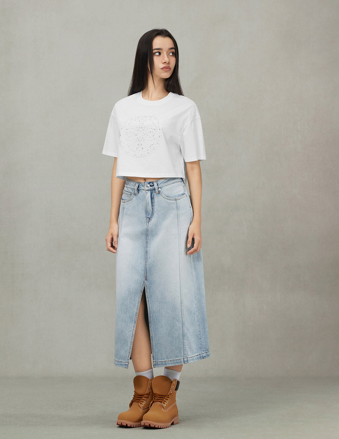 Kamon Rhinestone Cropped T-Shirt