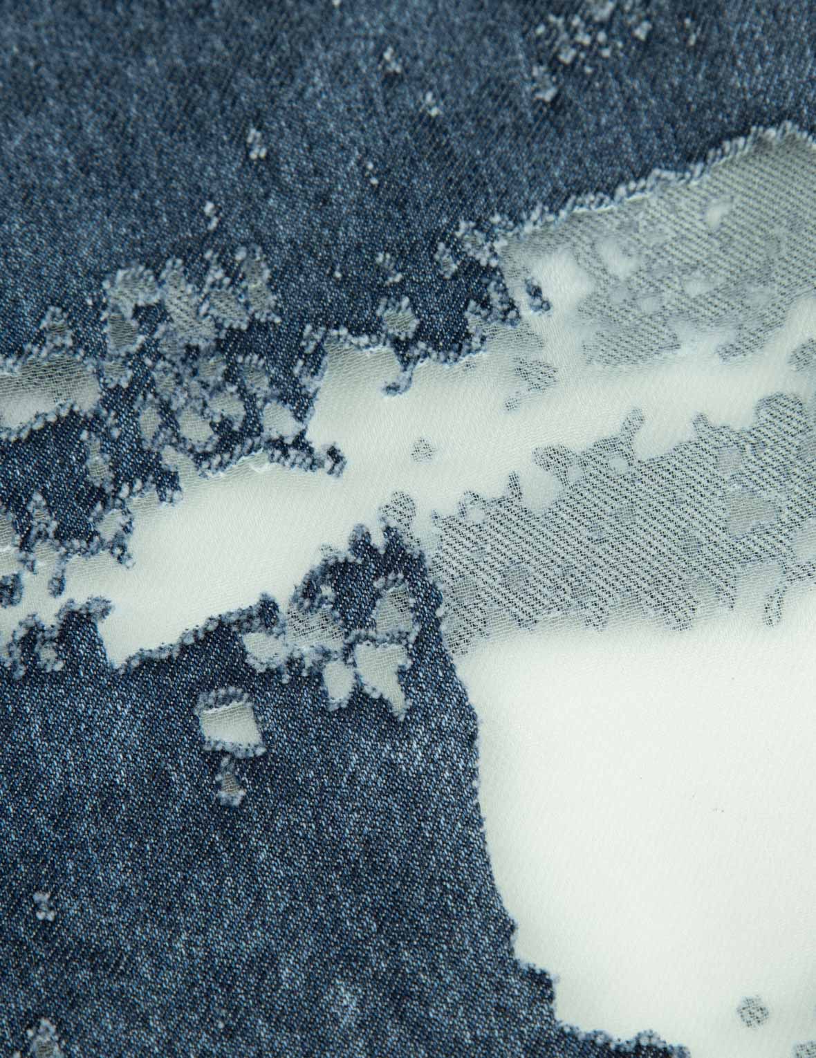 Seagull Embroidery Fashion Fit Burn-Out Denim Skirt