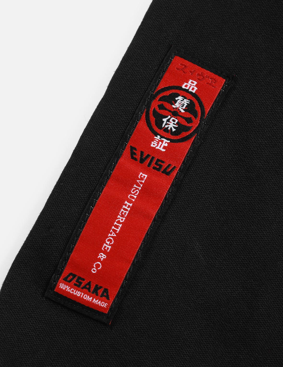 Slogan and Kamon Embroidery Cargo Shorts