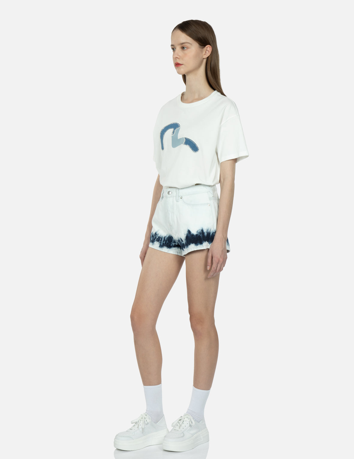 Seagull Embroidery Bleach Tie-dye Denim Shorts