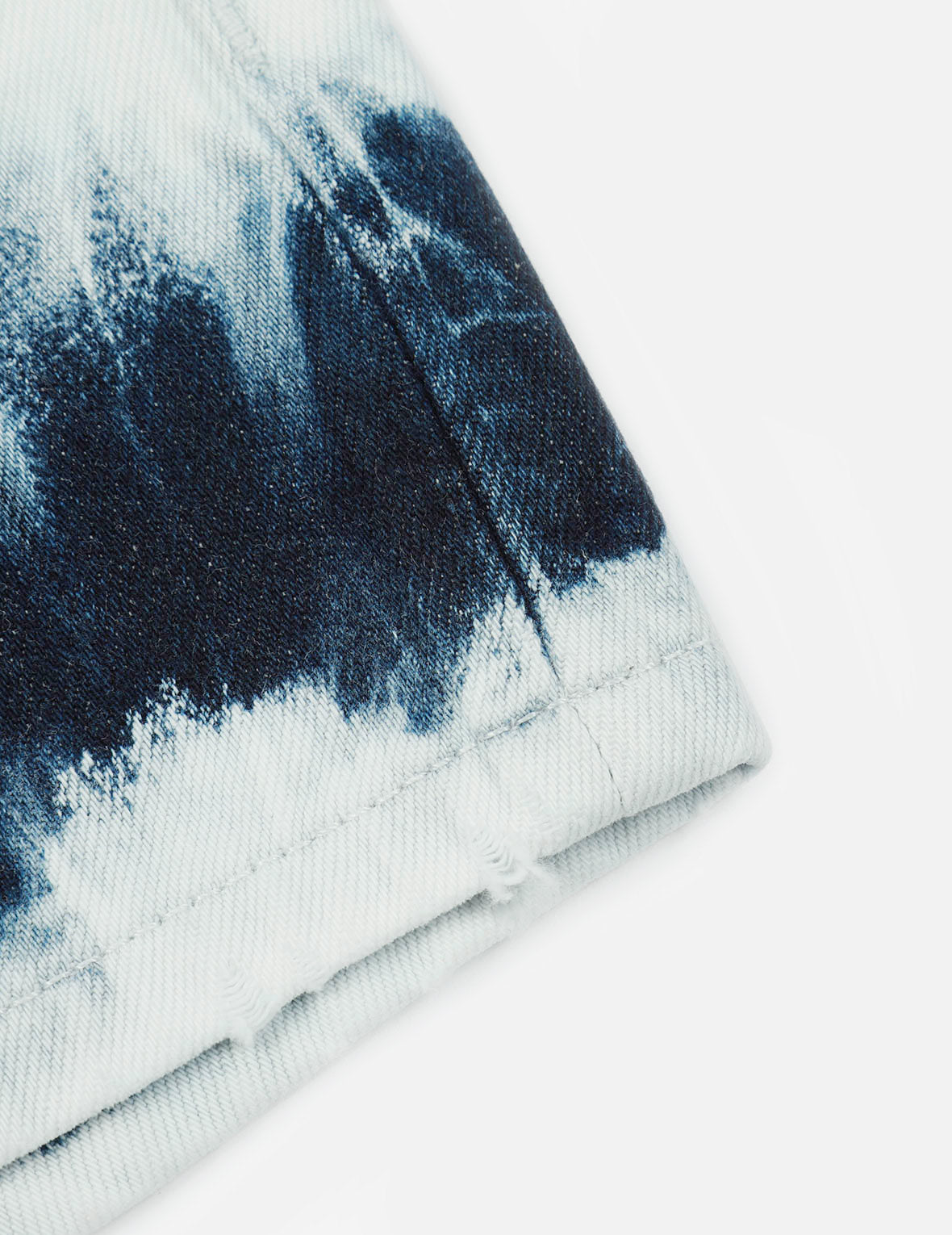 Seagull Embroidery Bleach Tie-dye Denim Shorts