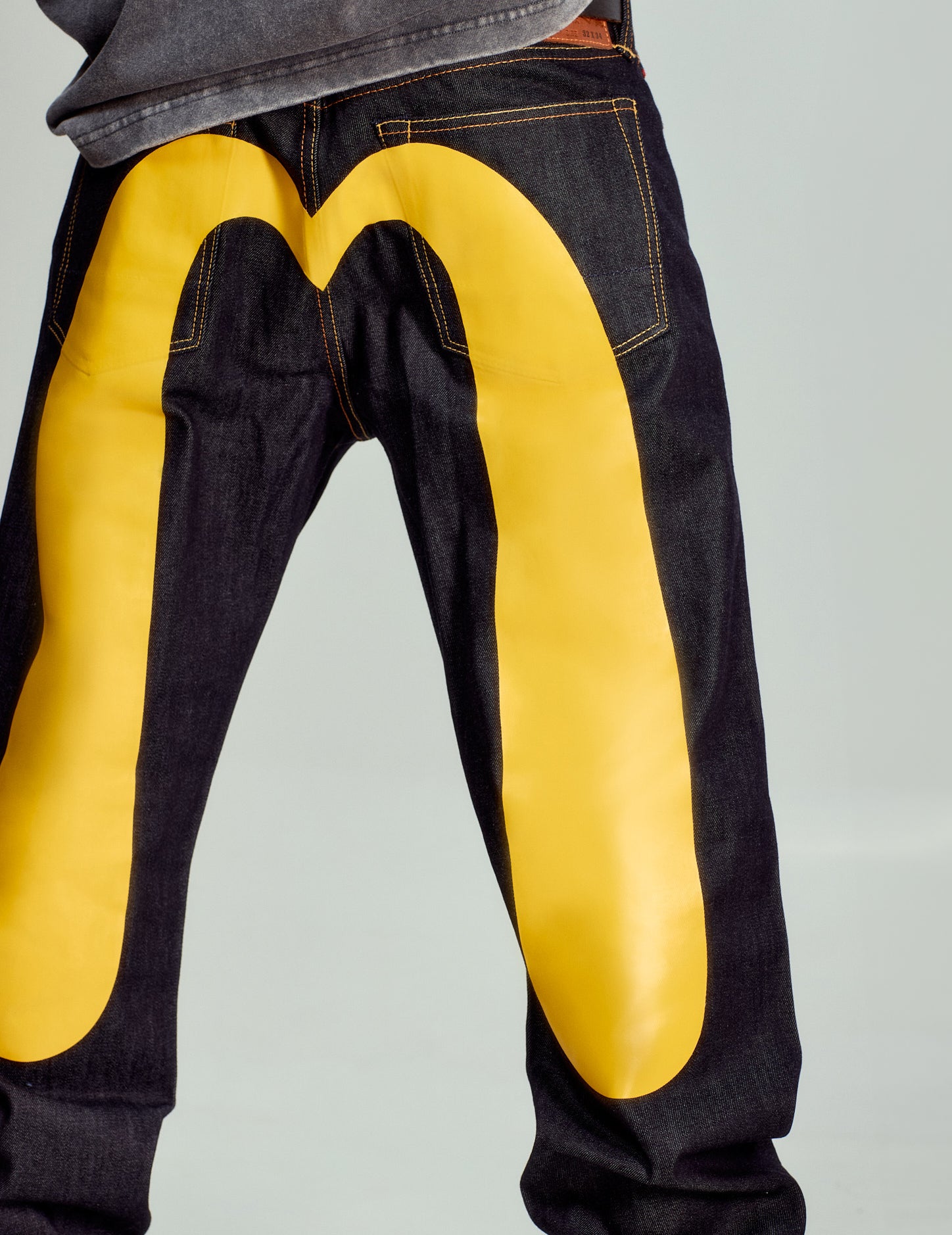 EVISU デニムパンツ ペイント黄色lot2000 w35×l35 Daicock Print Baggy-Fit Jeans #2000 – EVISU