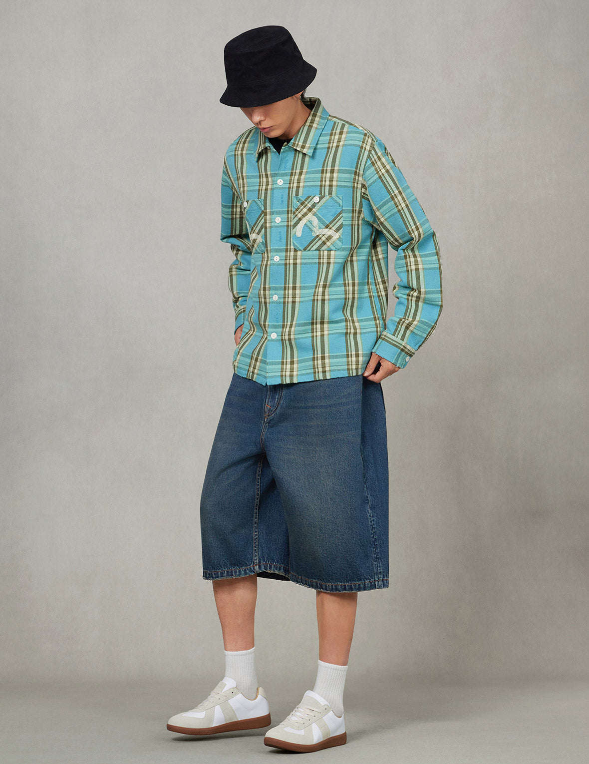 Seagull Embroidery Regular Fit Washed Denim Shorts