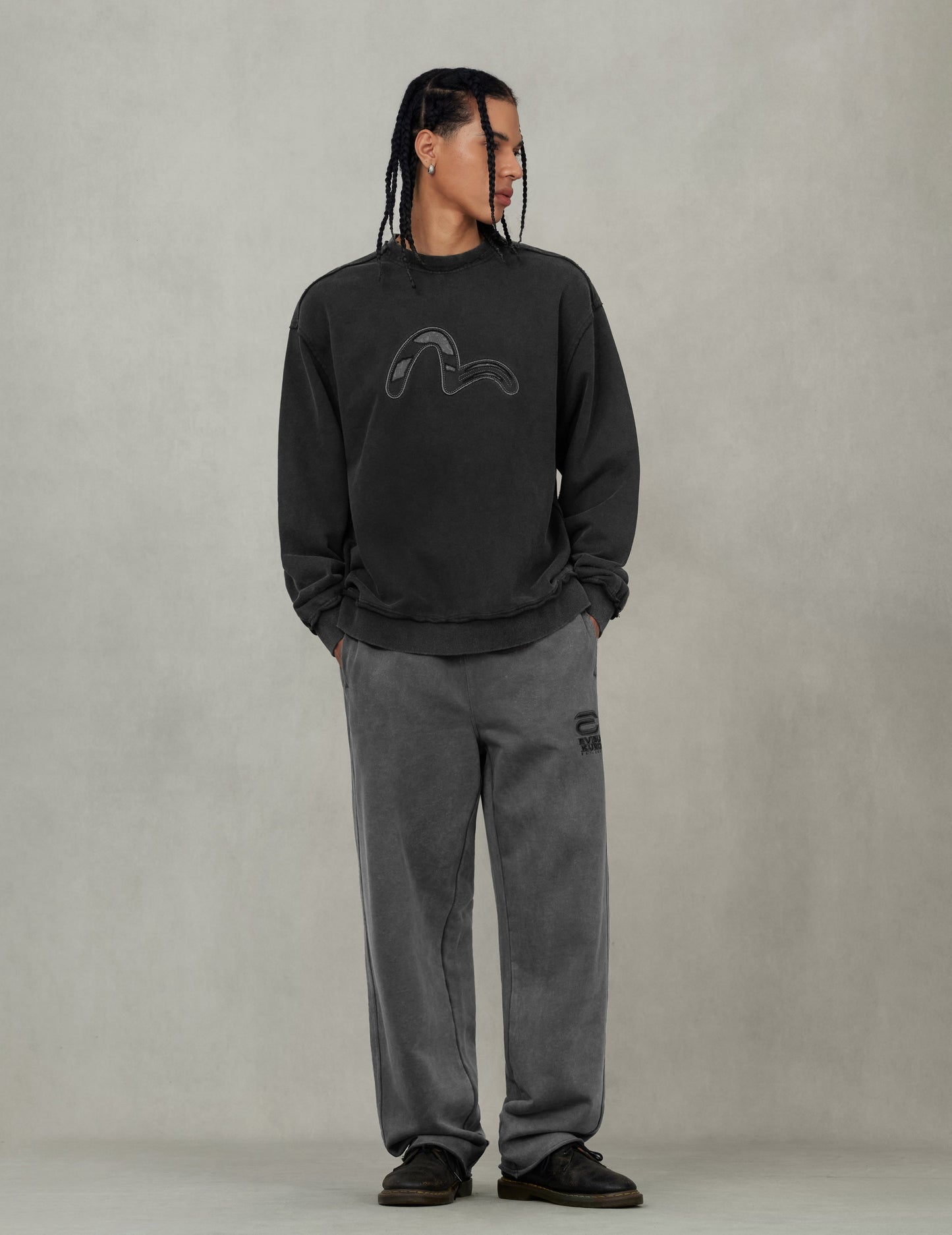 Acid-wash and Distressed Seagull Appliqué Relax Fit Sweatshirt