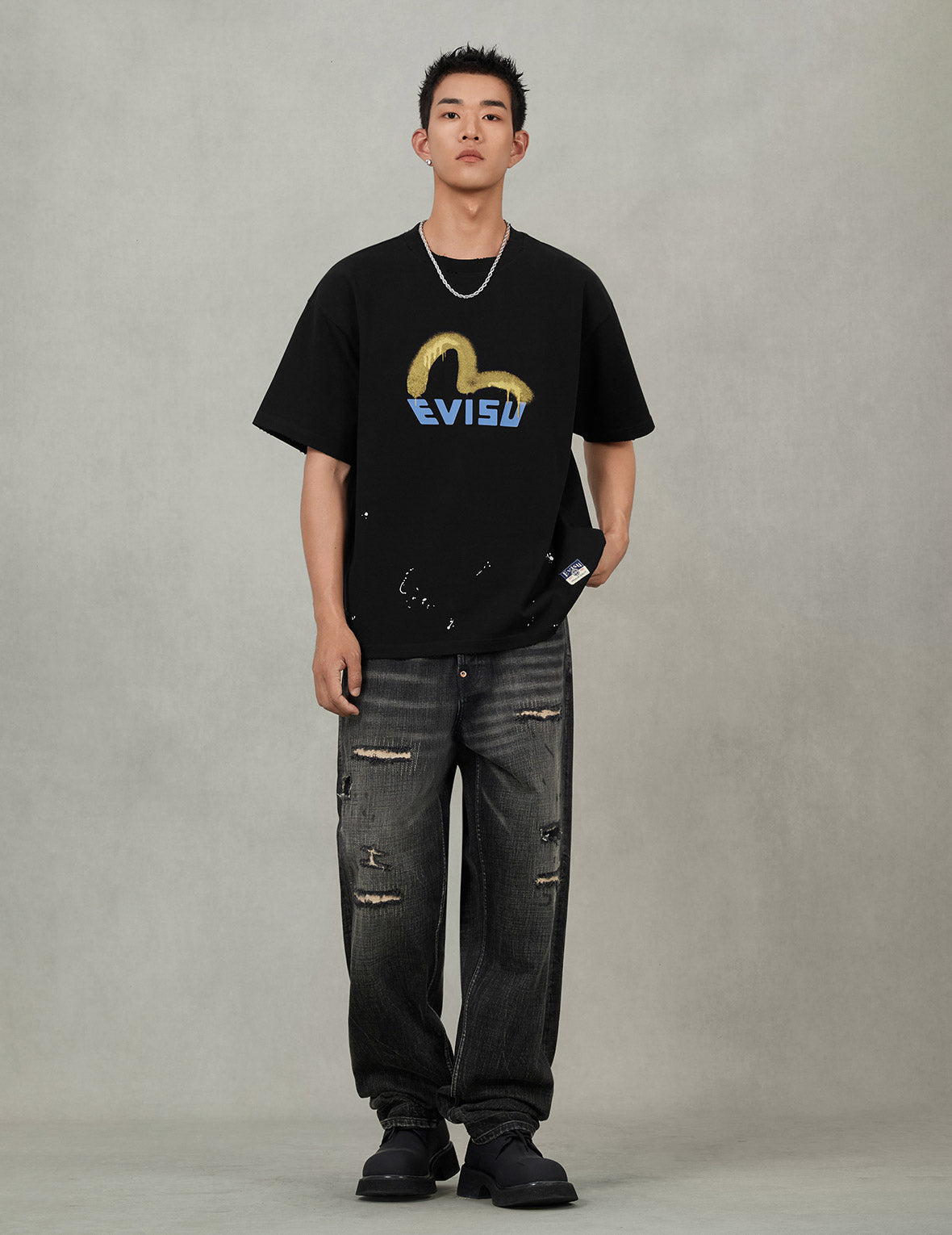 Graffiti-Style Seagull and Logo Print Relax Fit T-Shirt