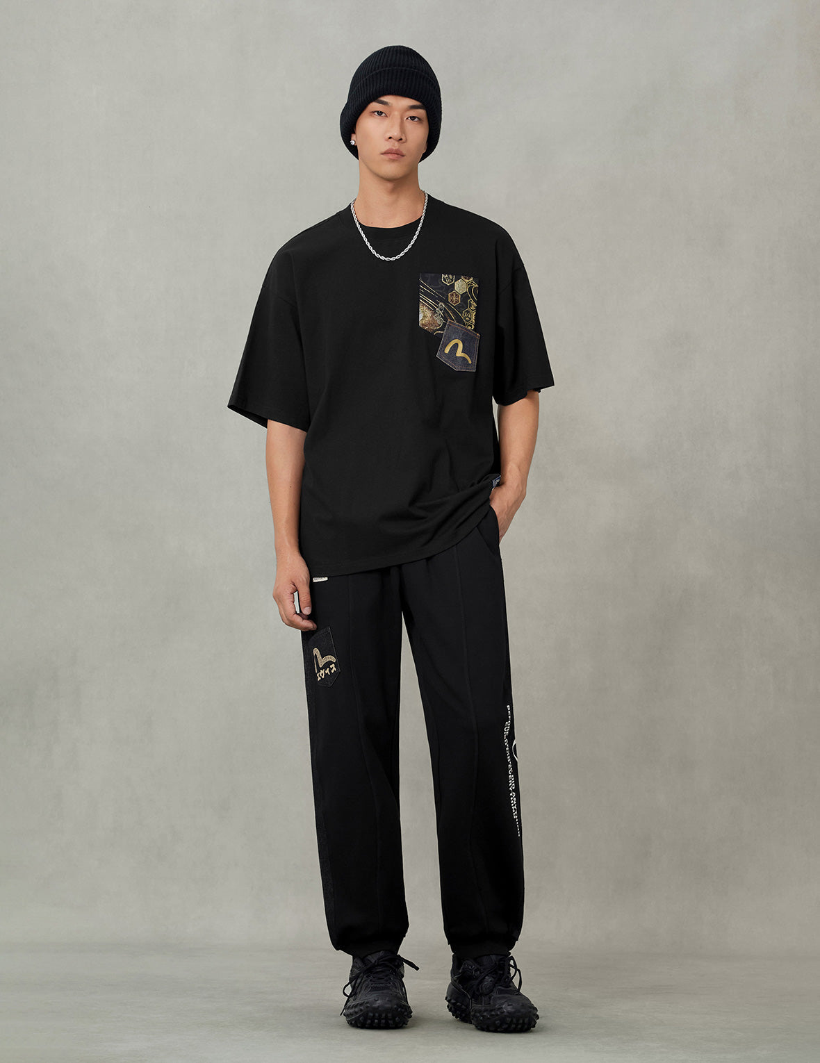 Brocade Pocket with Seagull Foil Print Loose Fit T-Shirt