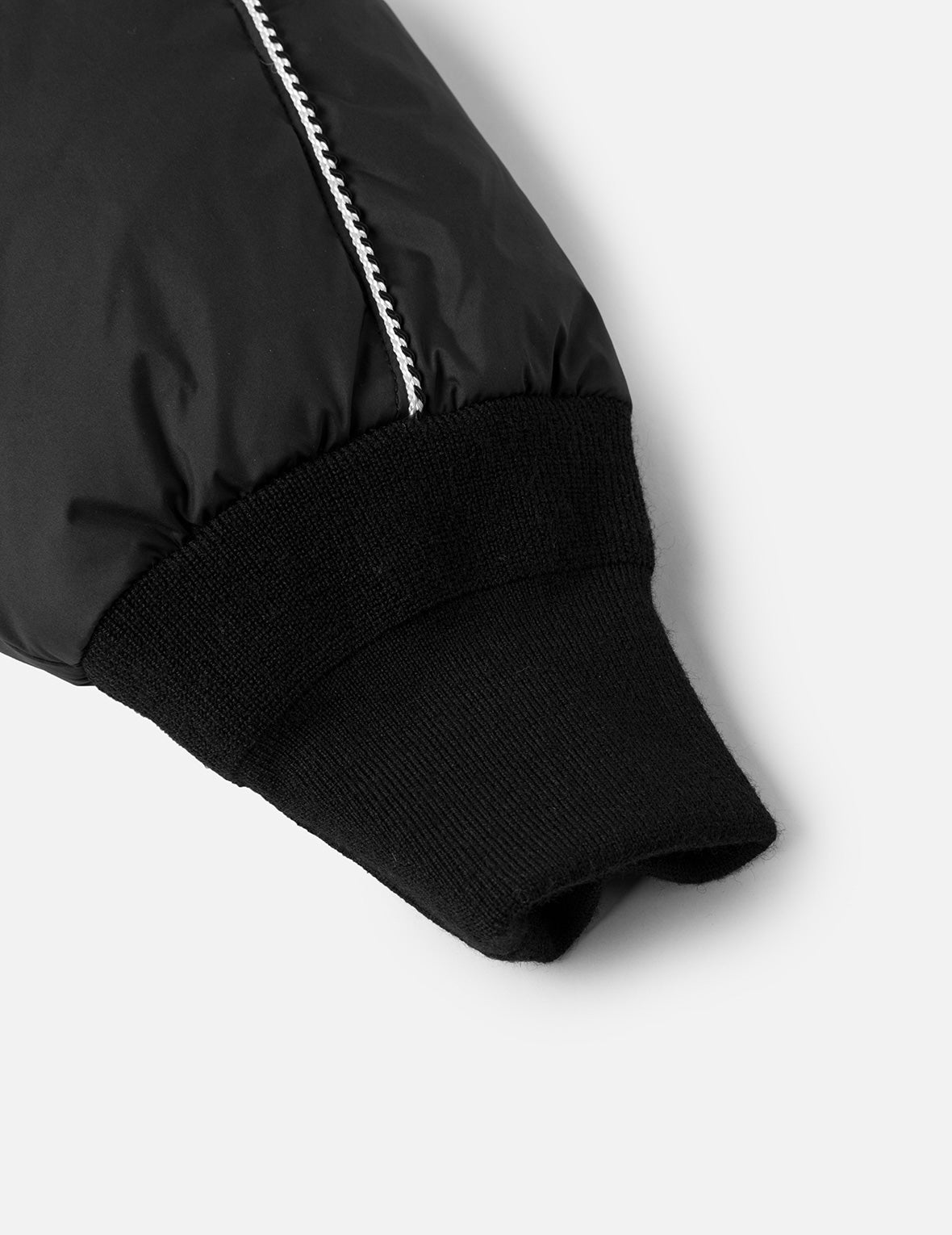 Seagull and Logo Embroidery Fashion Fit Down Jacket with Detachable Hood