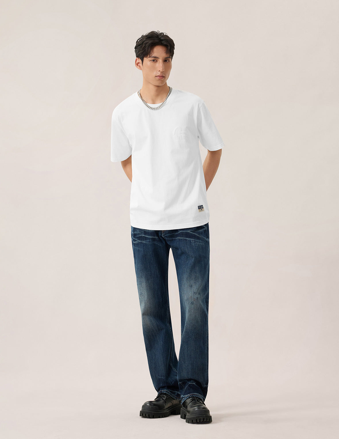 Monochrome Seagull Embroidery T-shirt