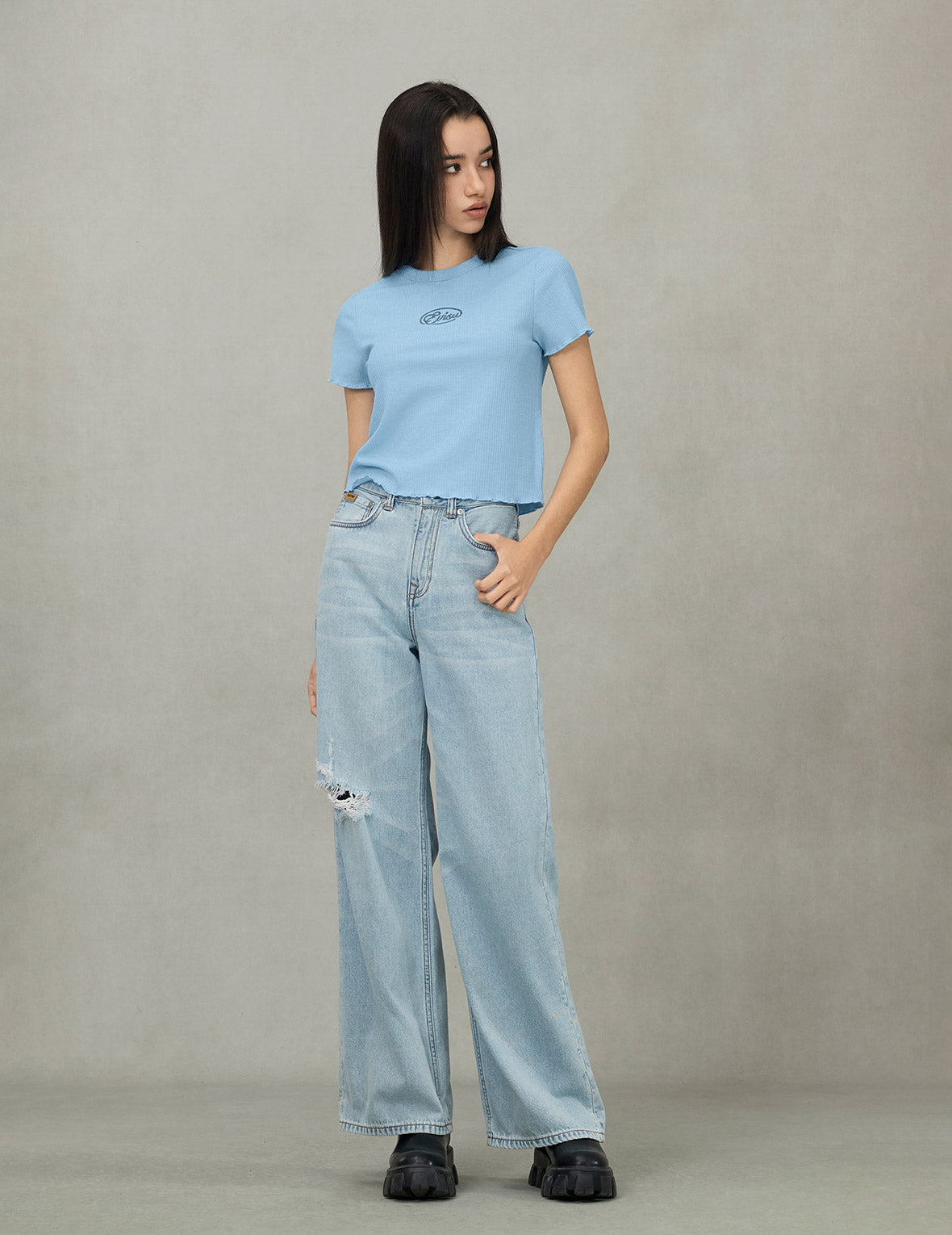 Rope Twist Logo Embroidery Fashion Fit T-shirt