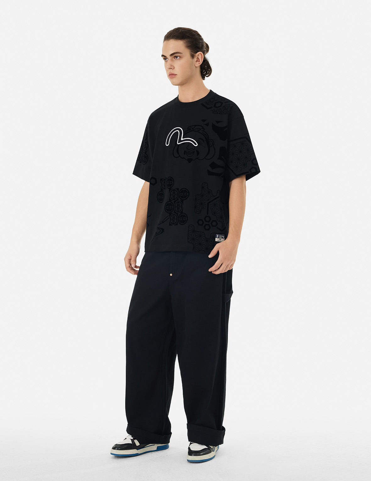 Seagull Embroidery and Allover Flocking Patterns Relax Fit T-shirt